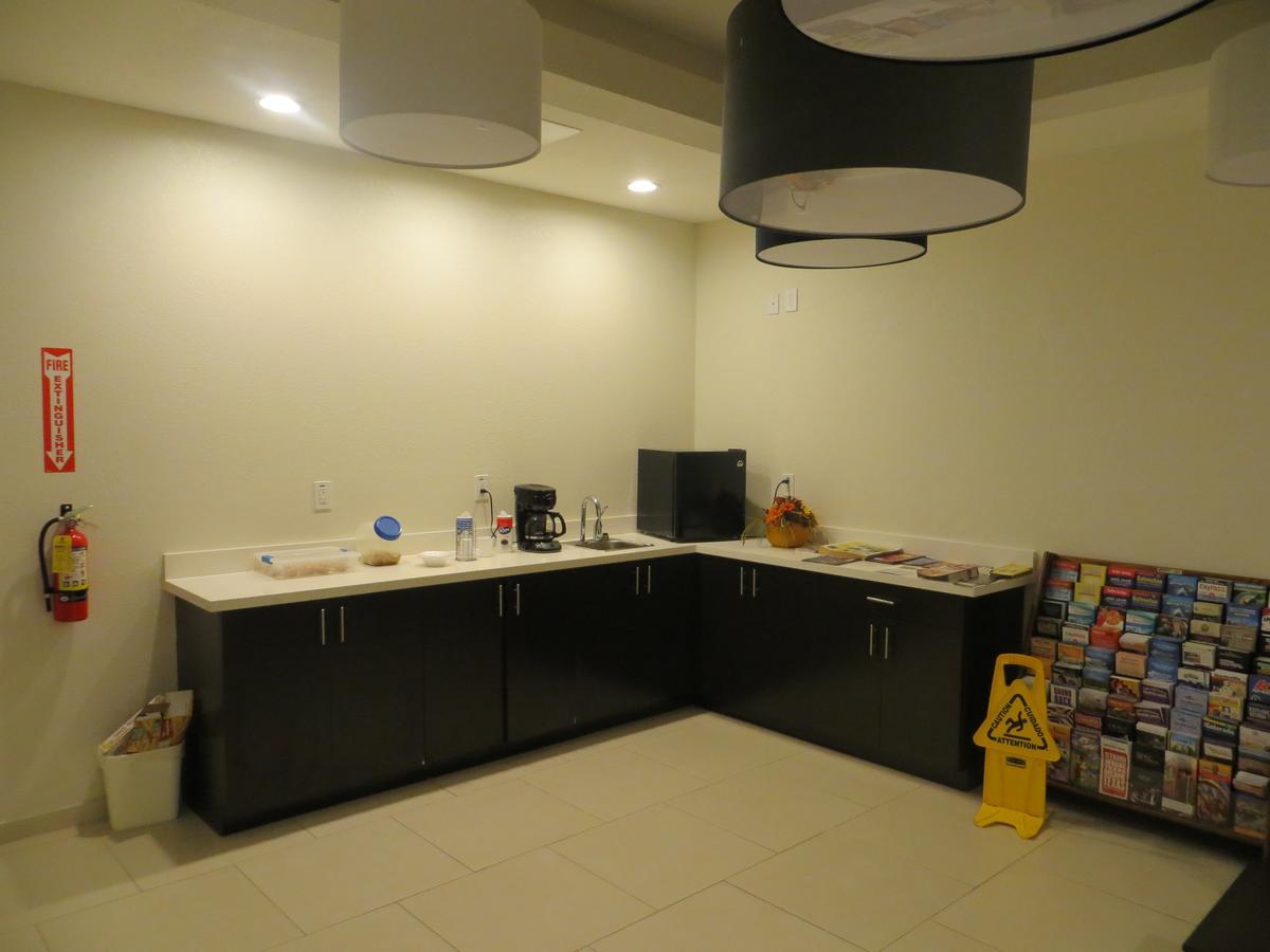 Palace Inn Richey Road Хьюстон Экстерьер фото