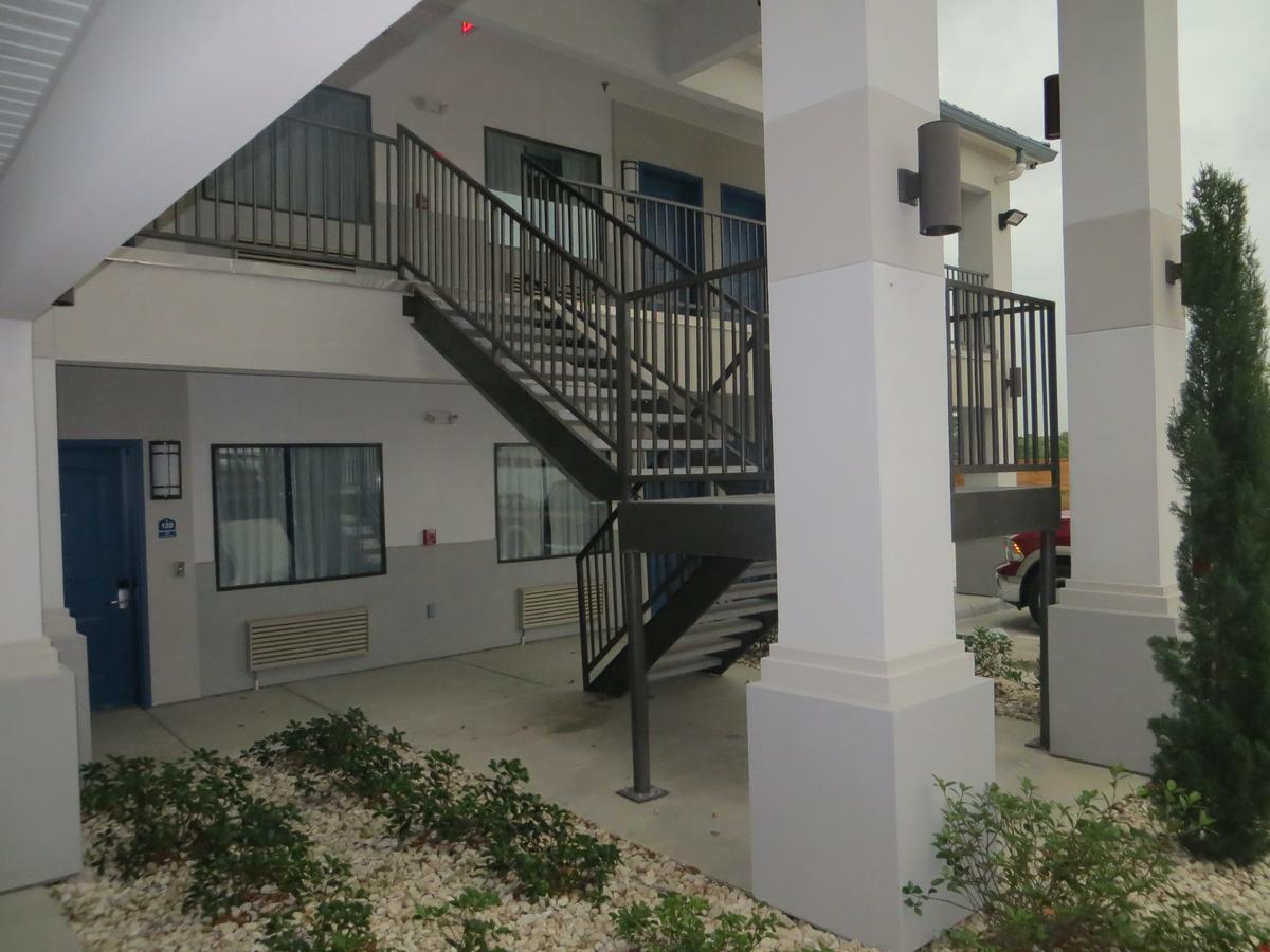 Palace Inn Richey Road Хьюстон Экстерьер фото